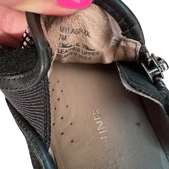 Donald J Pliner Mylasp Embellished Floral Black Suede Sneaker Size 7 - Picture 16 of 16